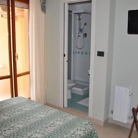 Hotel Sayonara San Benedetto del Tronto Esterno foto
