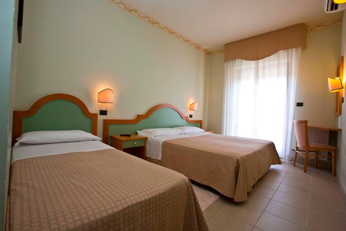 Hotel Sayonara San Benedetto del Tronto Esterno foto