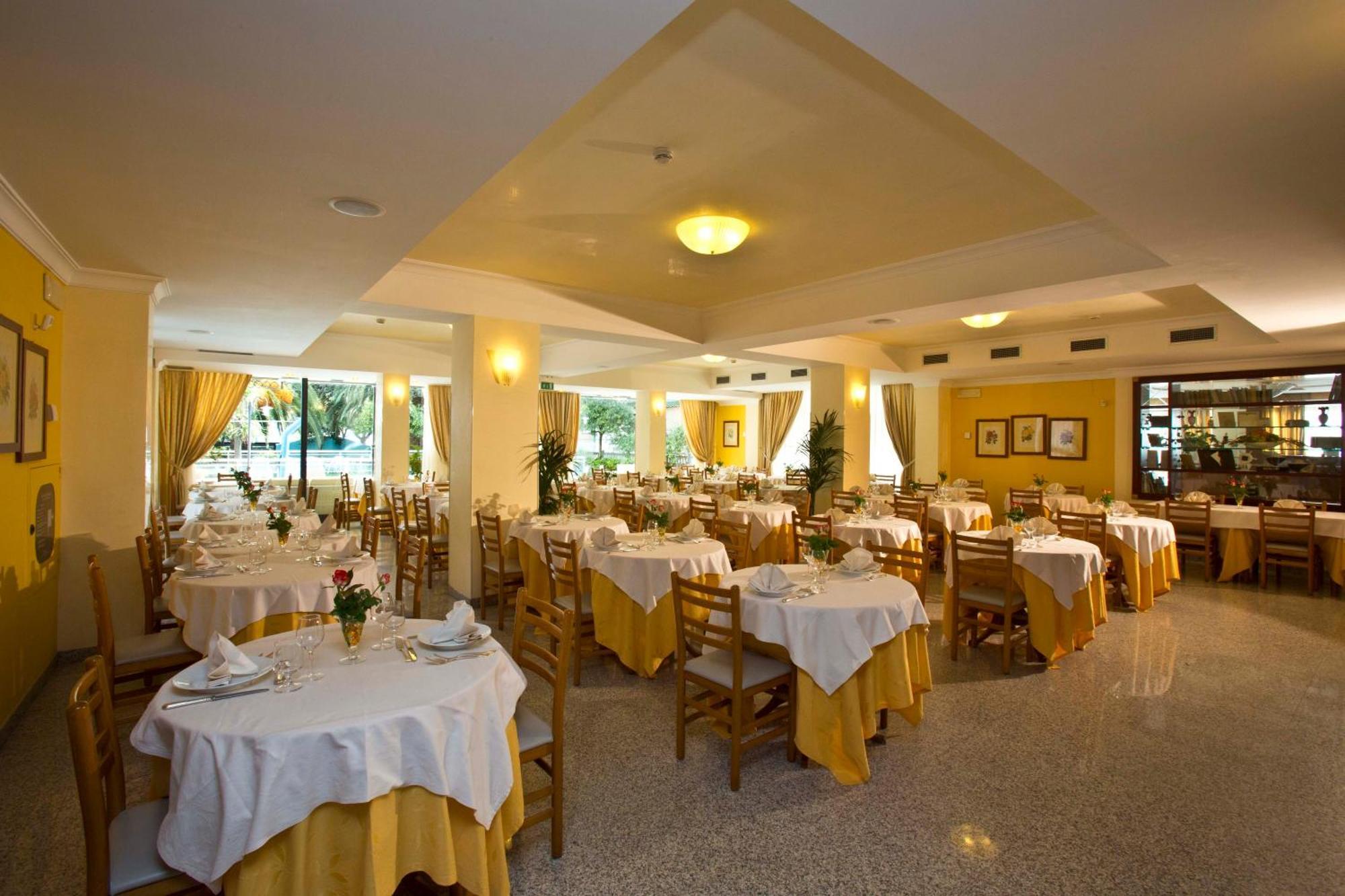 Hotel Sayonara San Benedetto del Tronto Esterno foto