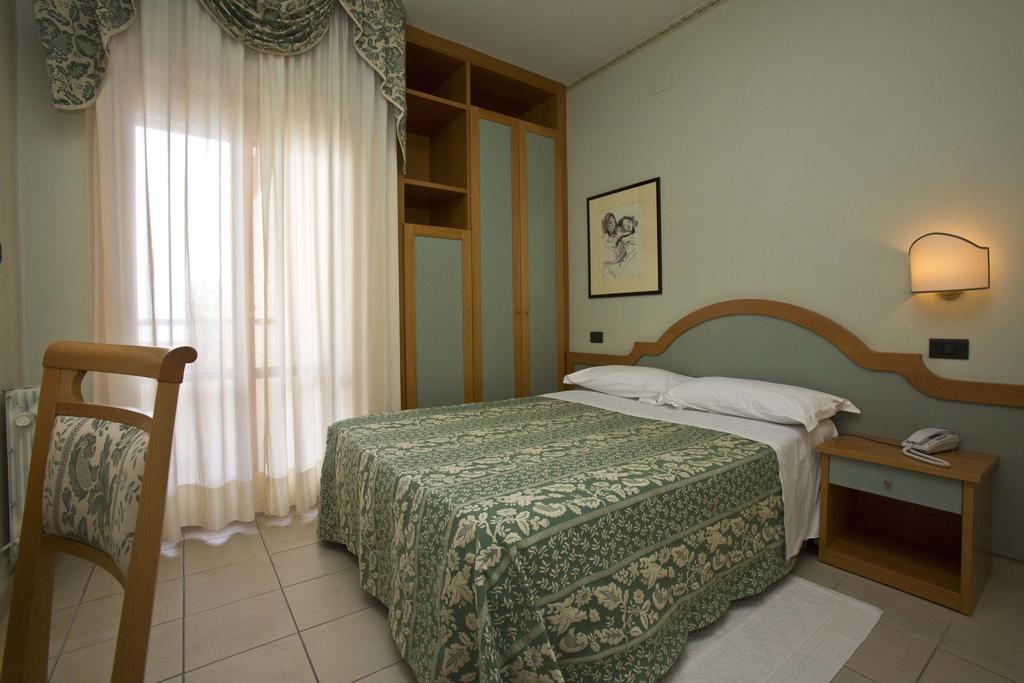 Hotel Sayonara San Benedetto del Tronto Esterno foto