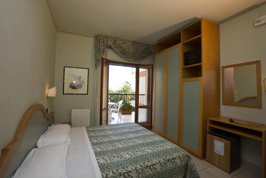 Hotel Sayonara San Benedetto del Tronto Esterno foto